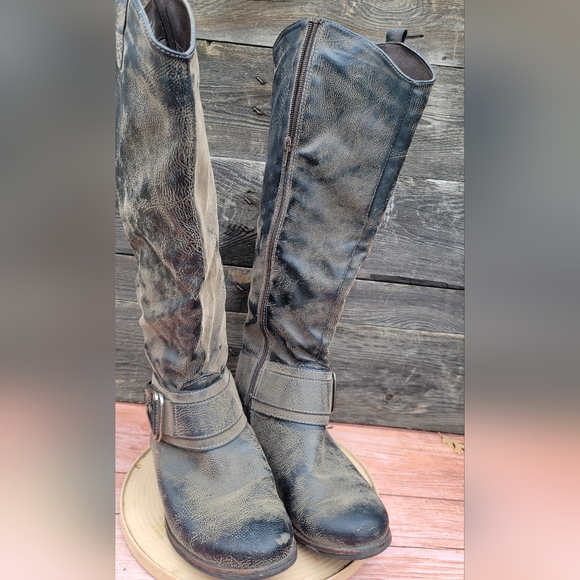 Levity Bonita Boots - Picture 2 of 9